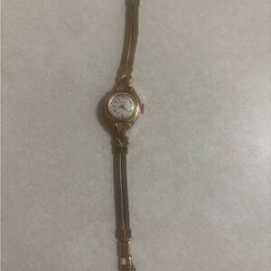 Elegant Gold Women's Watch